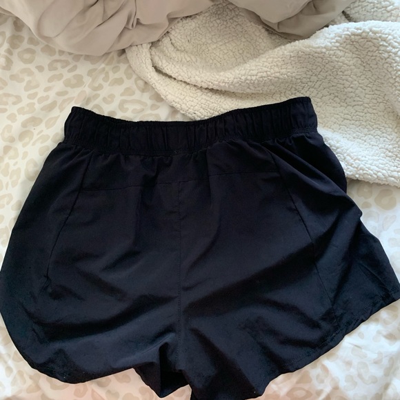 BLACK ATHLETIC SHORTS - Picture 2 of 6